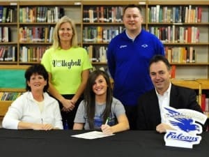 300px x 225px - East Central College Signs Katie Egart â€“ H2 Saint Louis Volleyball